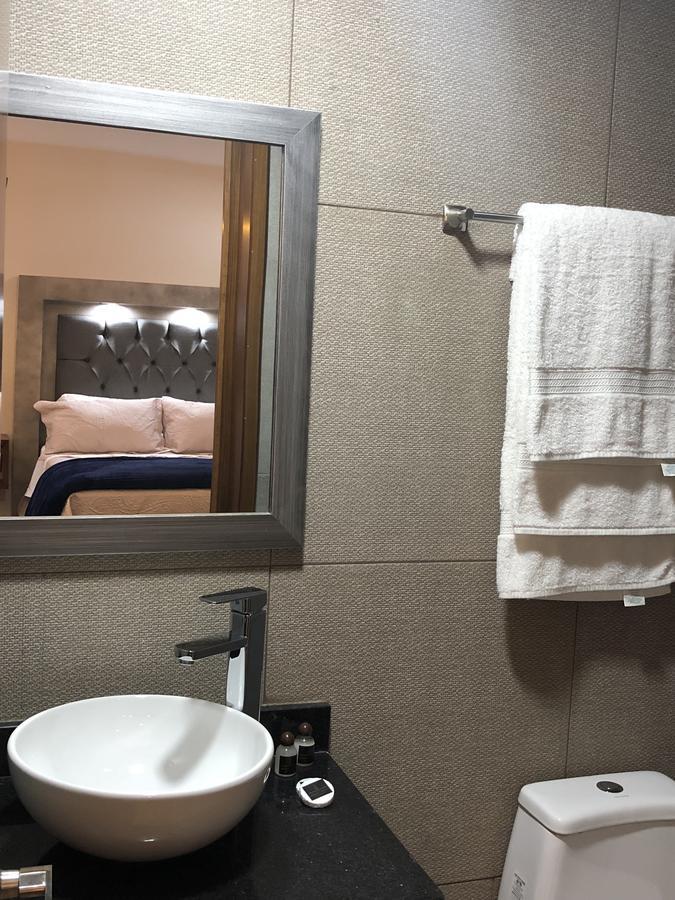 Gold Palace Hotel Сан Хуан де лос Лагос Екстериор снимка